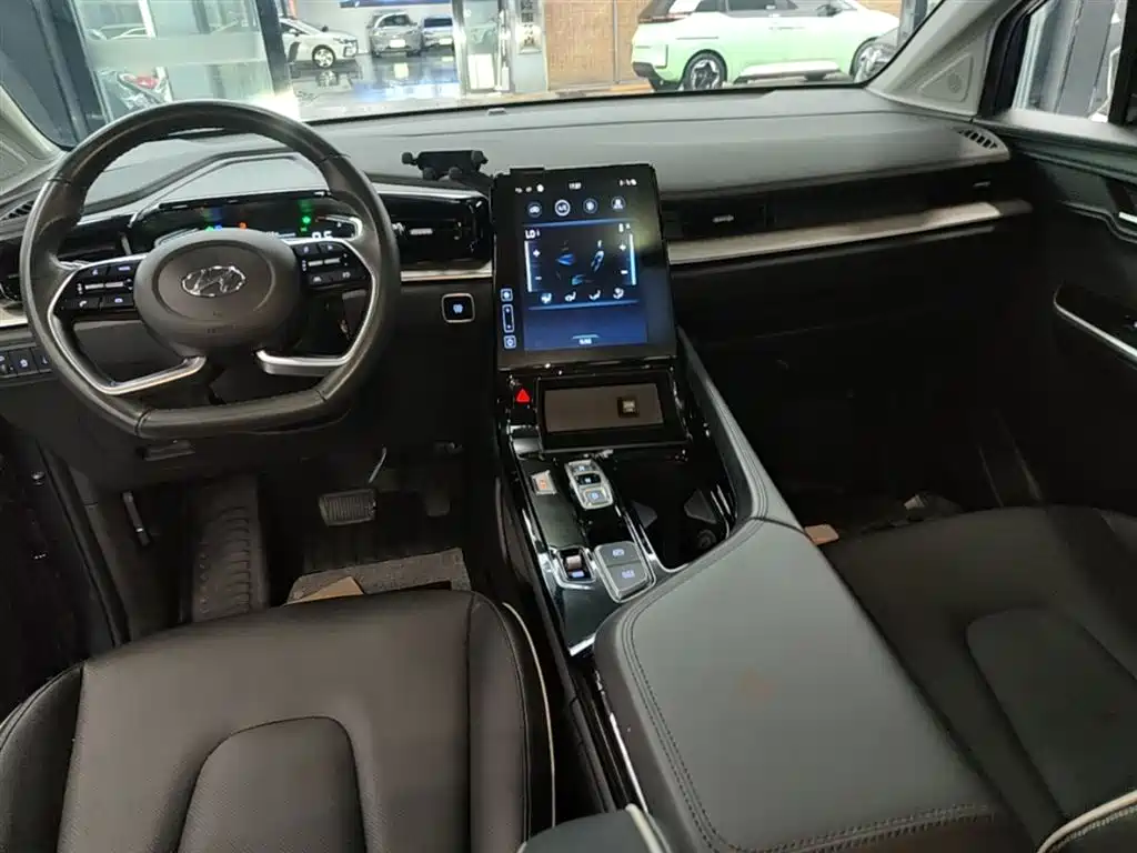 Hyundai Custo 2024 — фото 10