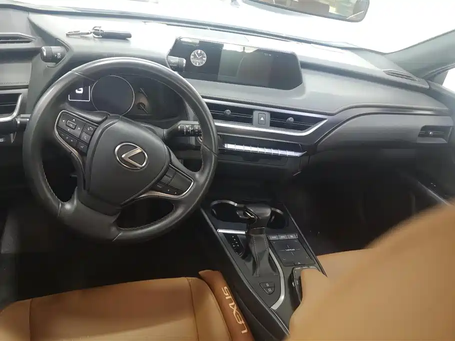 Lexus UX 2022 — фото 12