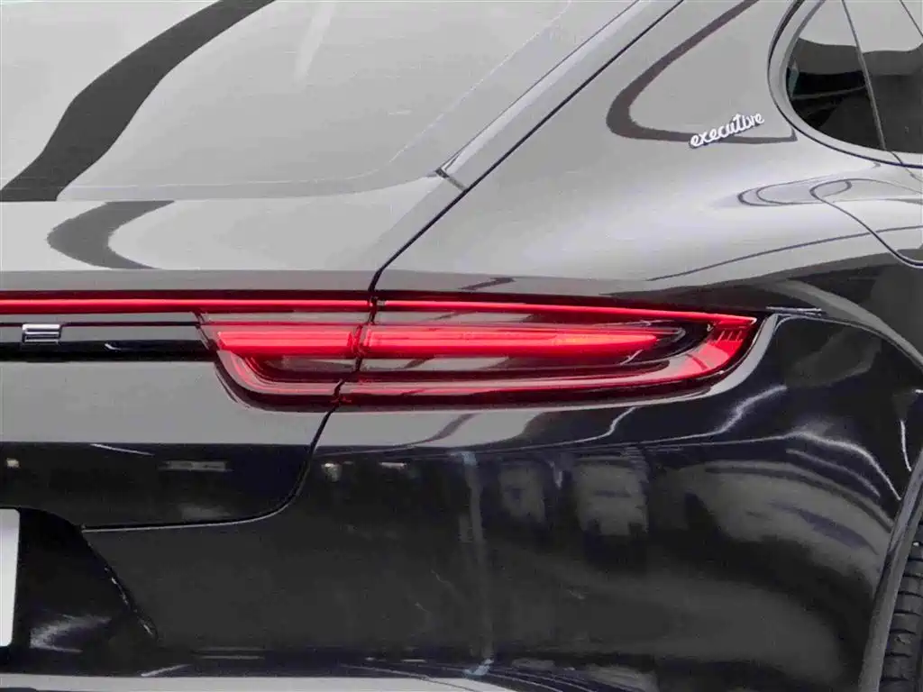 Porsche Panamera 2020 — фото 19