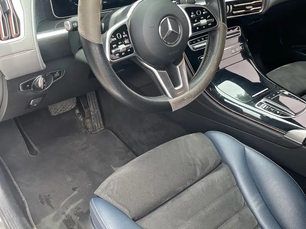 Mercedes-Benz EQC 2020 — фото 13