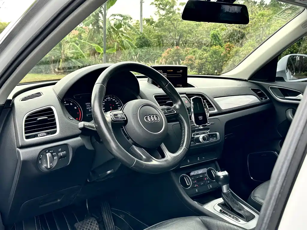 Audi Q3 2019 — фото 9