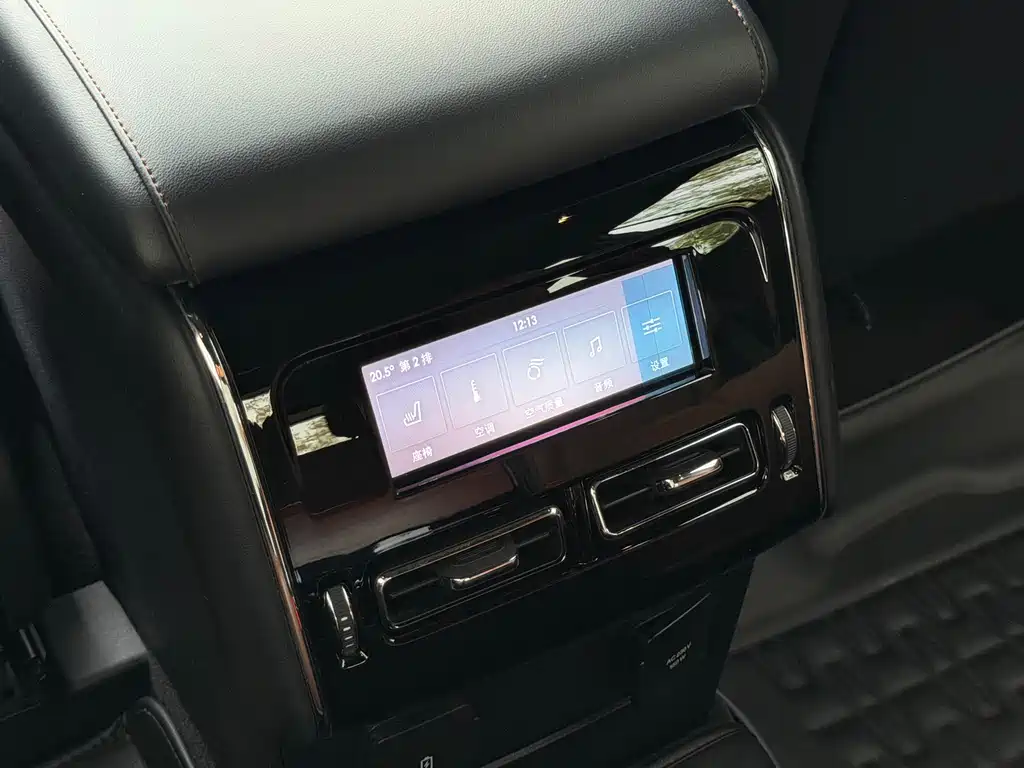 Lincoln Aviator 2022 — фото 10
