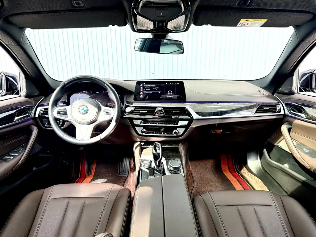 BMW 5 Series 2020 — фото 13