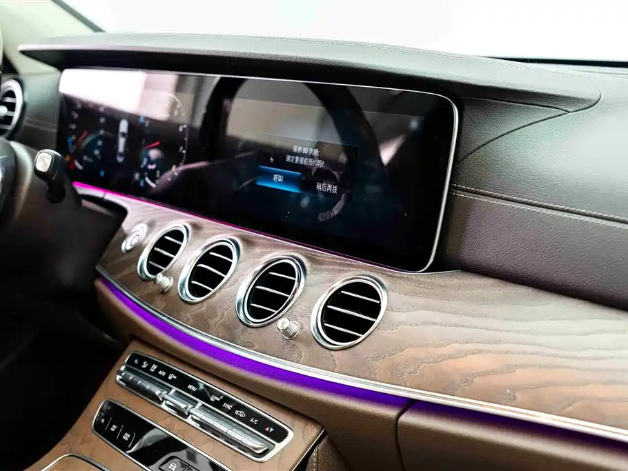 Mercedes-Benz E-Class 2023 — фото 15