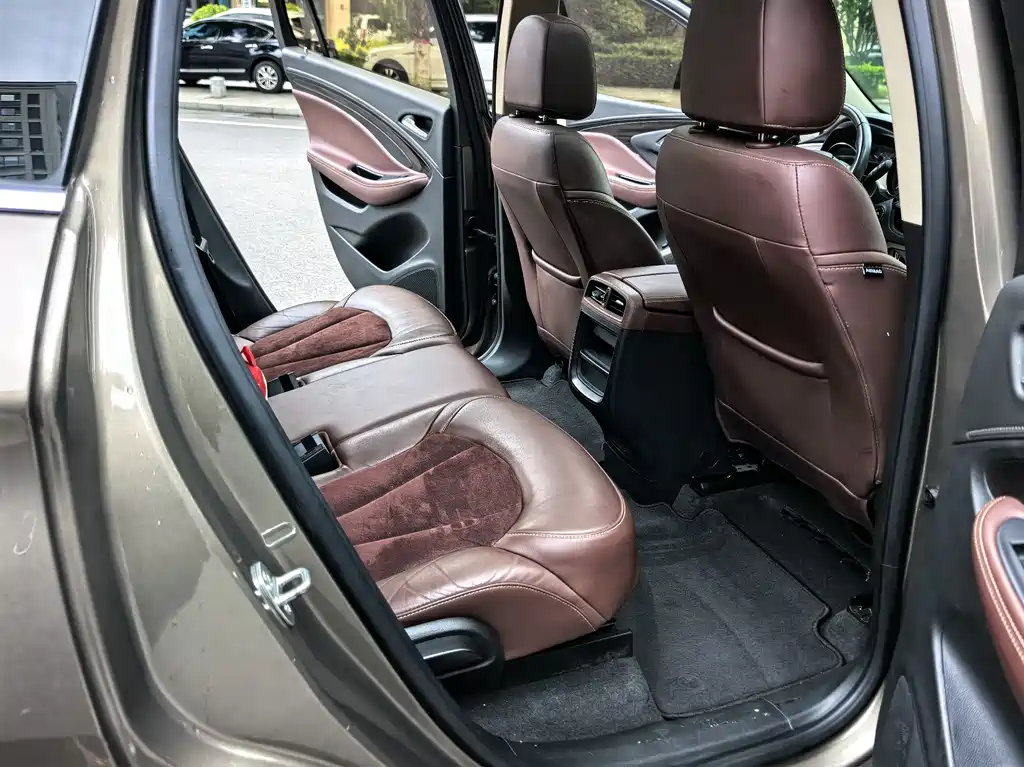 Buick Envision Plus 2017 — фото 10