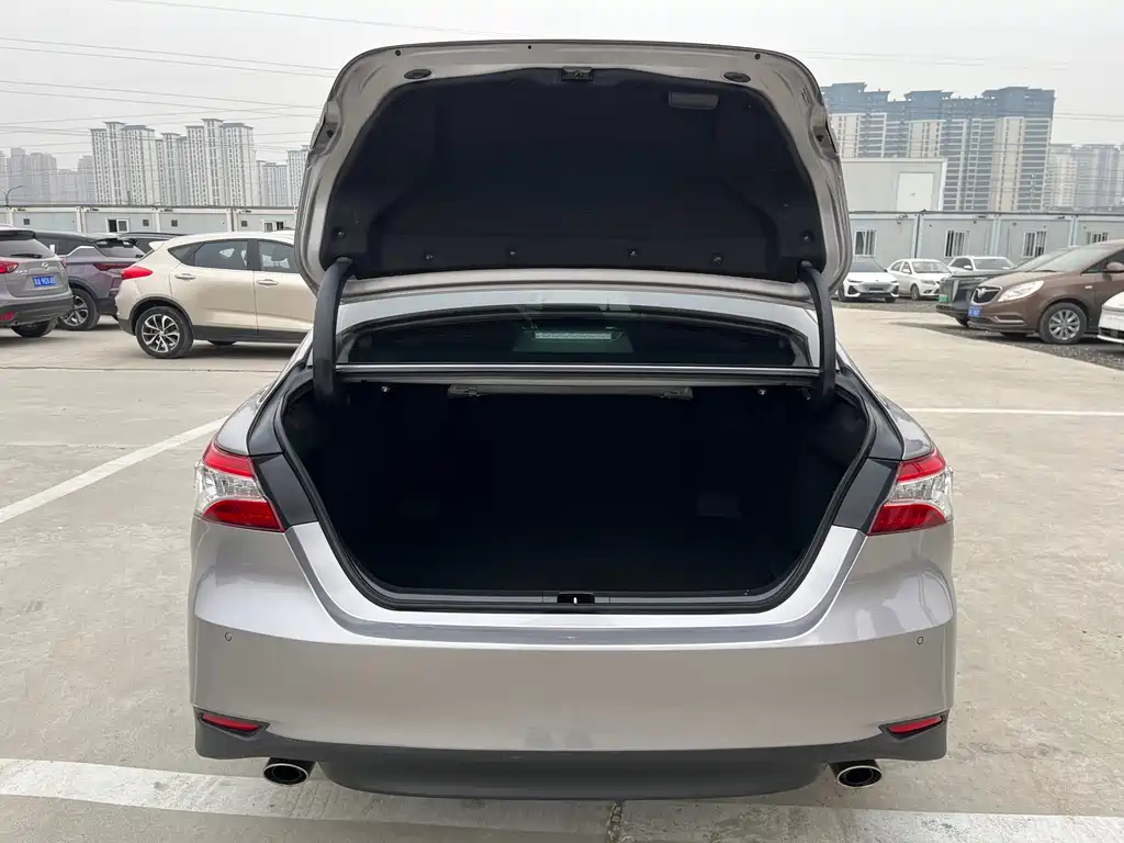 Toyota Camry 2023 — фото 17