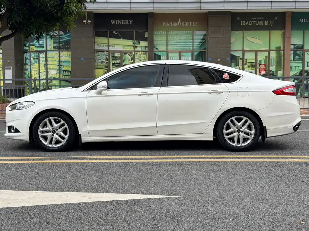 Ford Mondeo 2015 — фото 13