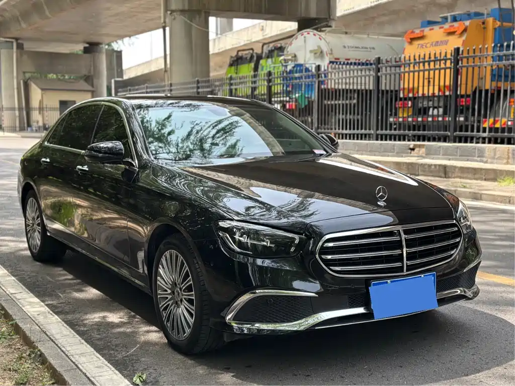 Mercedes-Benz E-Class 2023 — фото 3