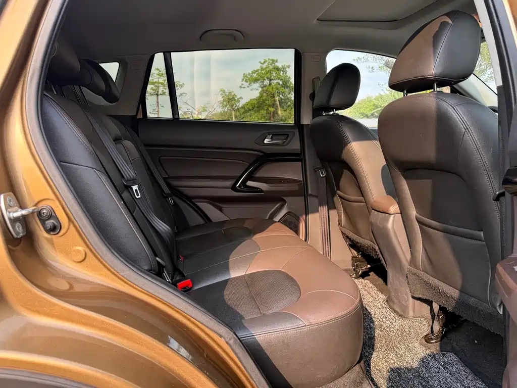 GAC Motor Trumpchi GS4 2015 — фото 17