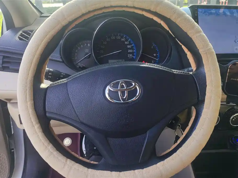 Toyota Vios 2017 — фото 15