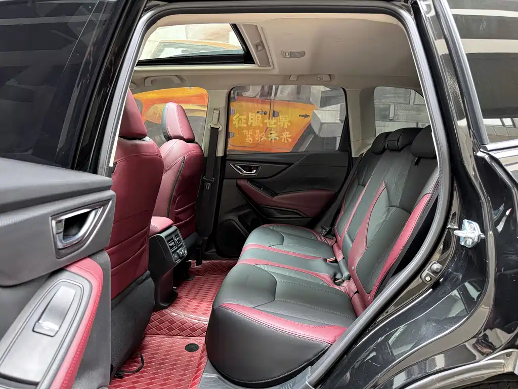 Subaru Forester 2024 — фото 11