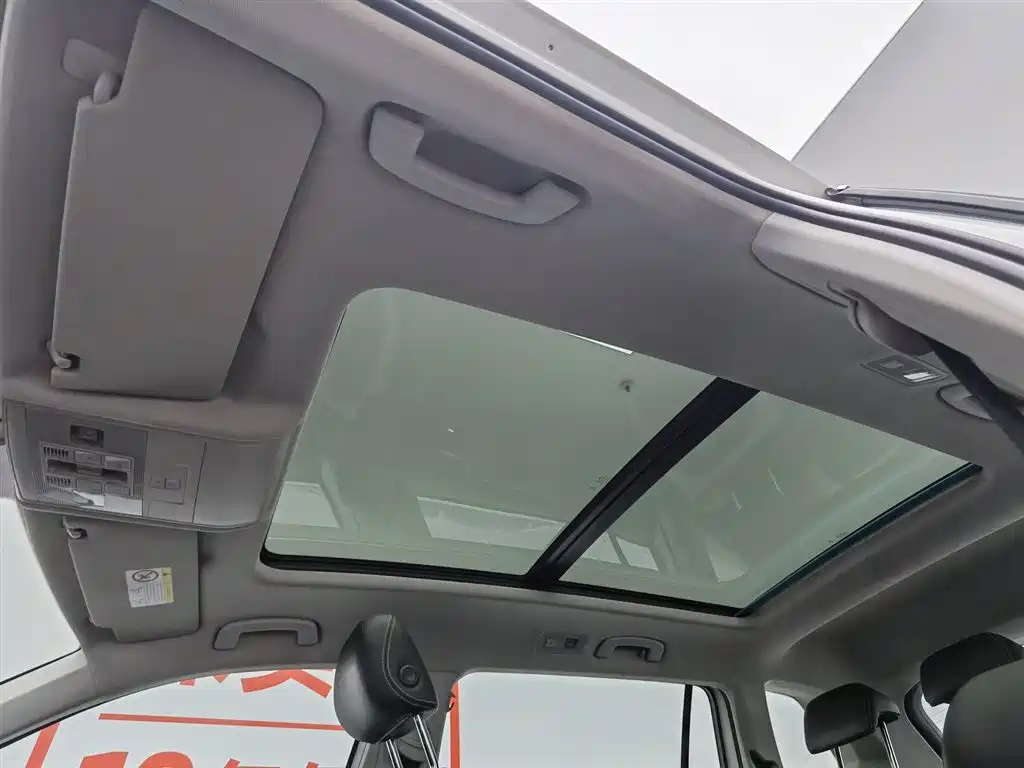 Volkswagen Tiguan L 2017 — фото 14