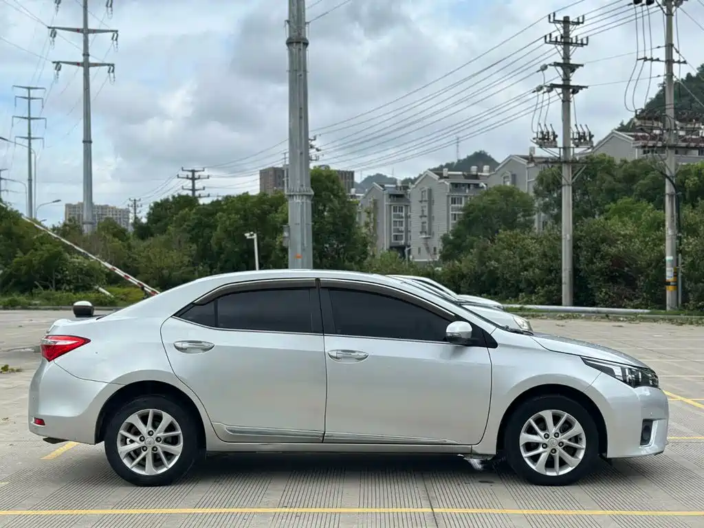 Toyota Corolla 2015 — фото 22