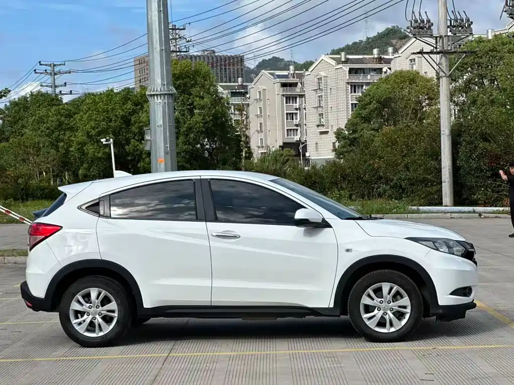 Honda Vezel 2016