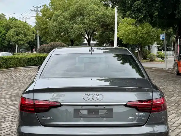 Audi A4L 2021