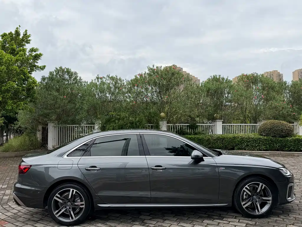 Audi A4L 2021 — фото 15