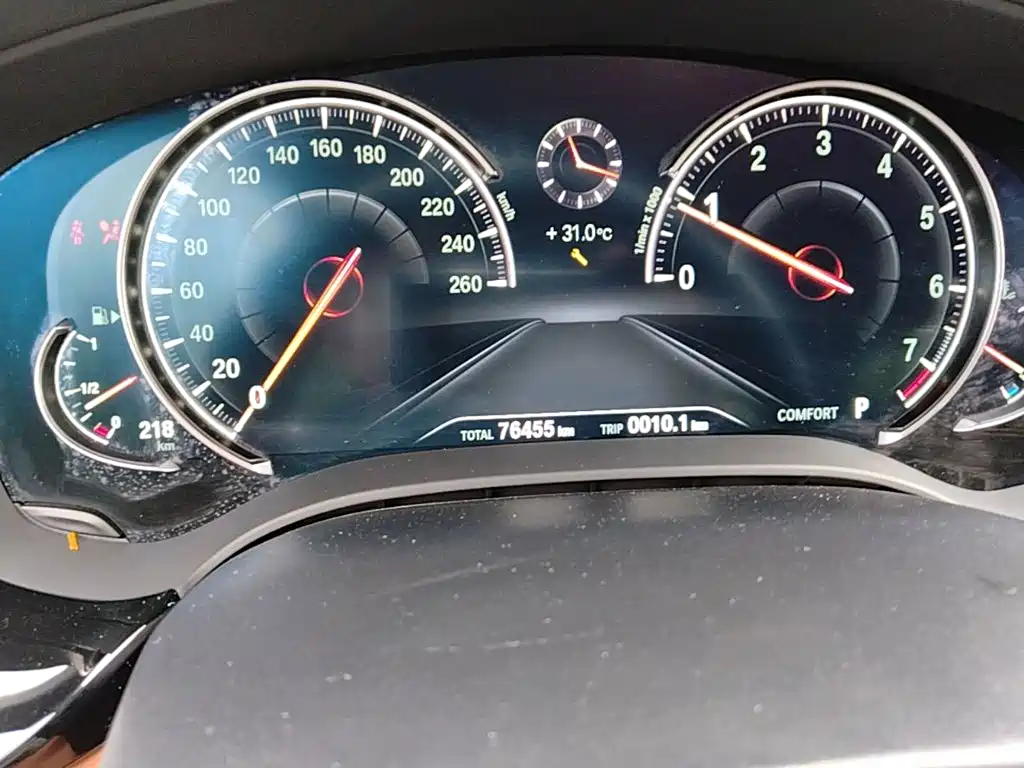 BMW 5 Series 2018 — фото 12