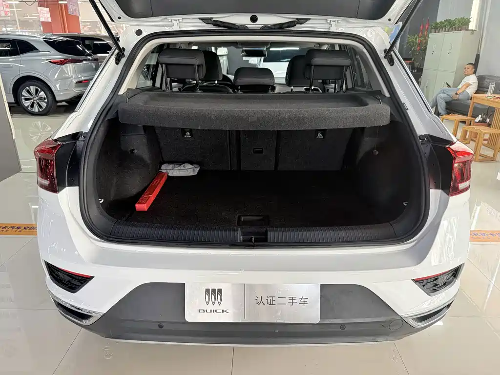 Volkswagen T-Roc 2023 — фото 15