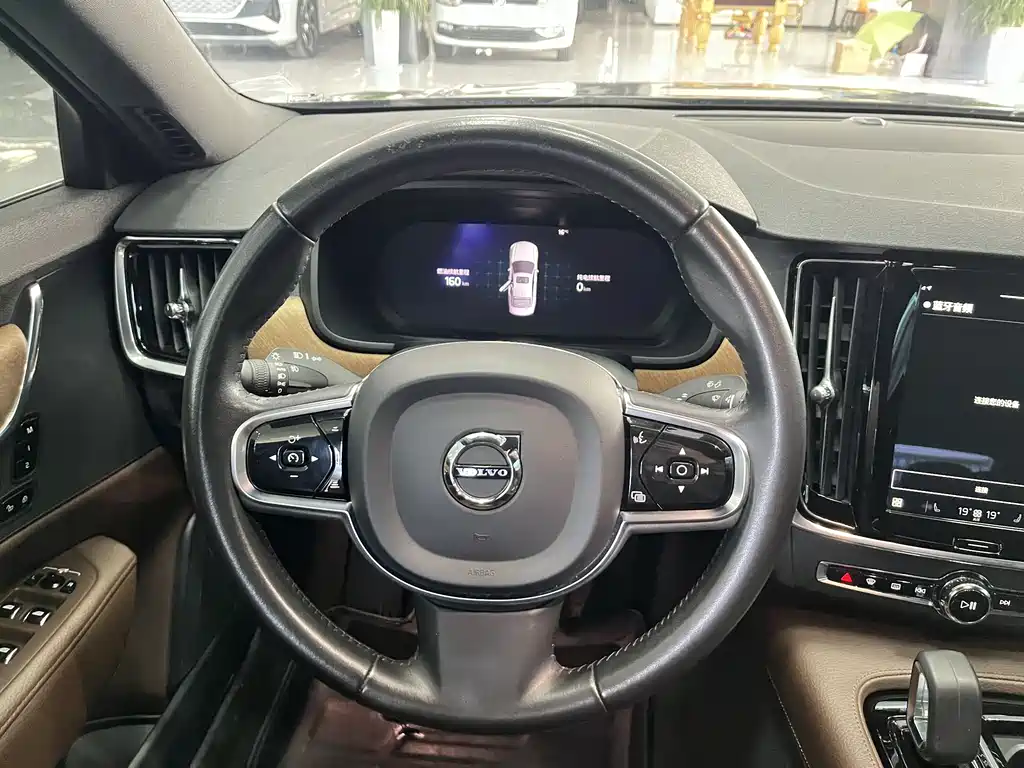 Volvo S90 PHEV 2021 — фото 13