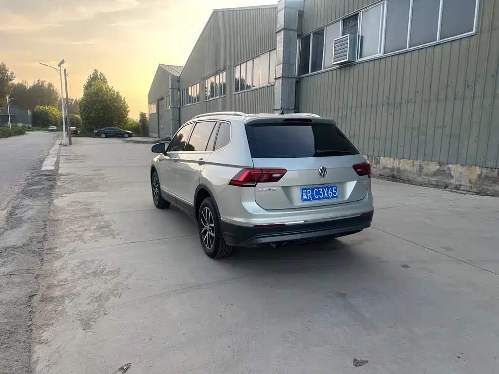 Volkswagen Tiguan L 2019 — фото 12