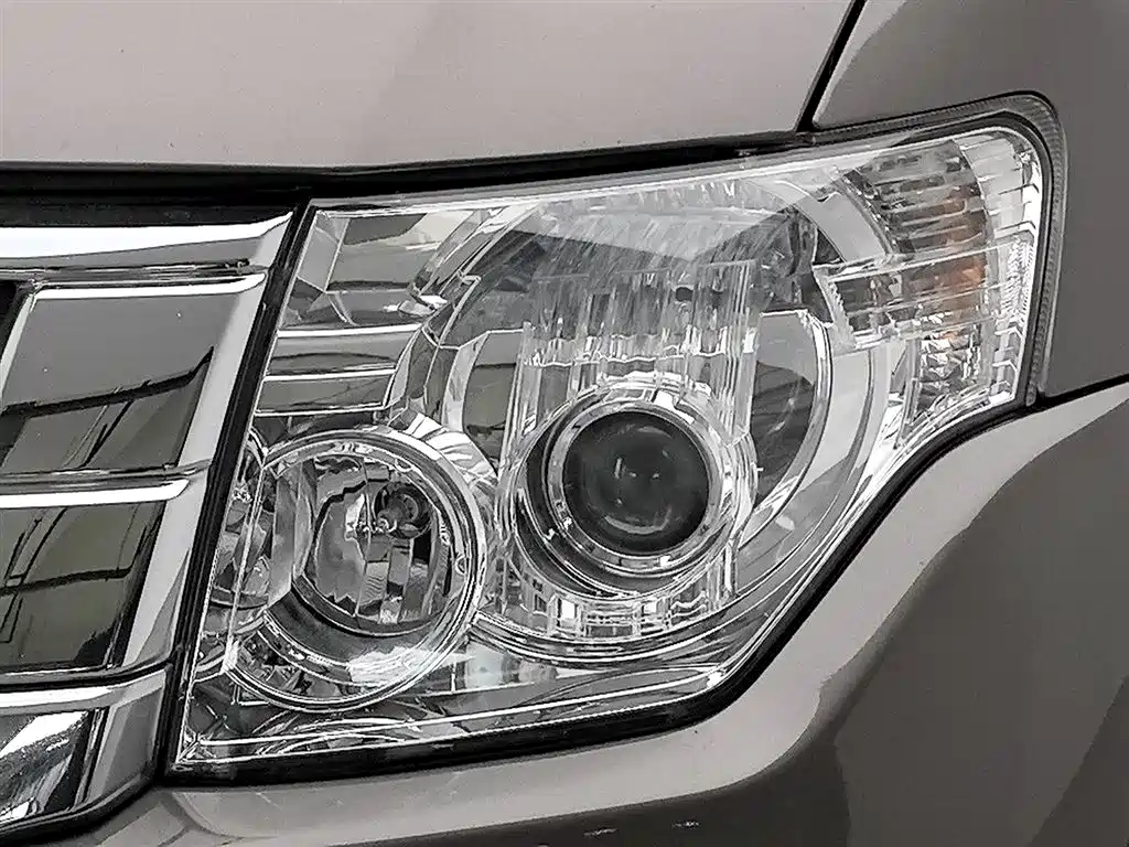 Mitsubishi Pajero 2015