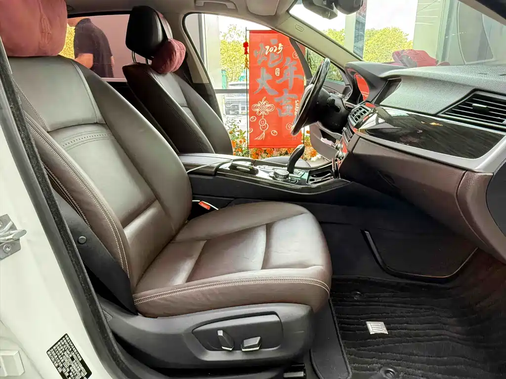 BMW 5 Series 2016 — фото 17