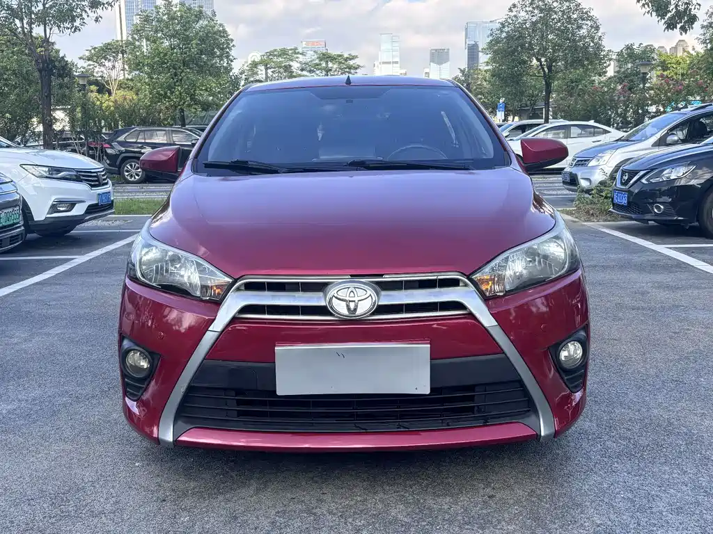 Toyota Yaris L 2014