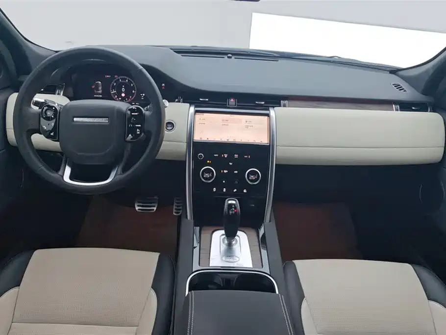 Land Rover Discovery Sport 2021 — фото 12