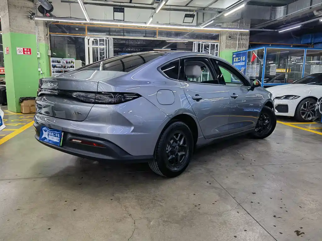BYD Seal 05 DM-i 2025 — фото 4