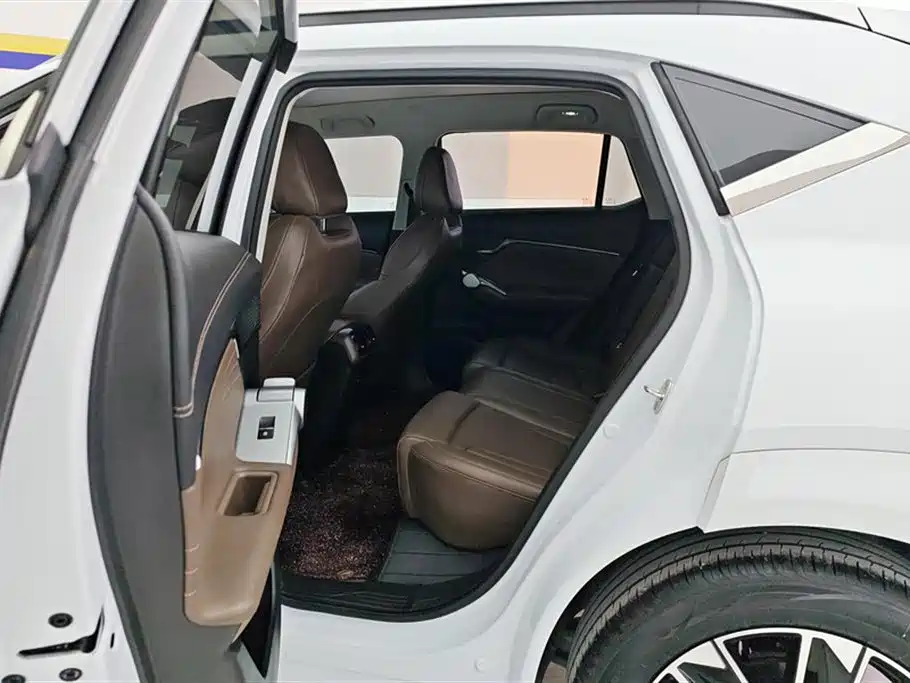 GAC Motor Trumpchi GS4 2025 — фото 11