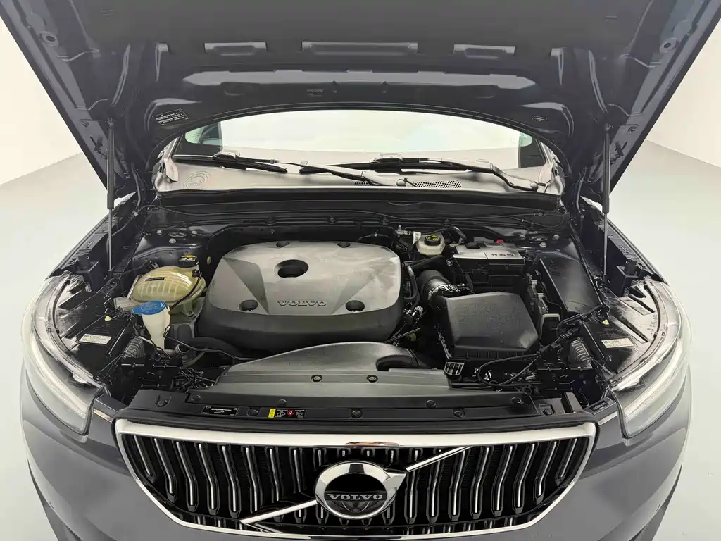 Volvo XC40 2021 — фото 16