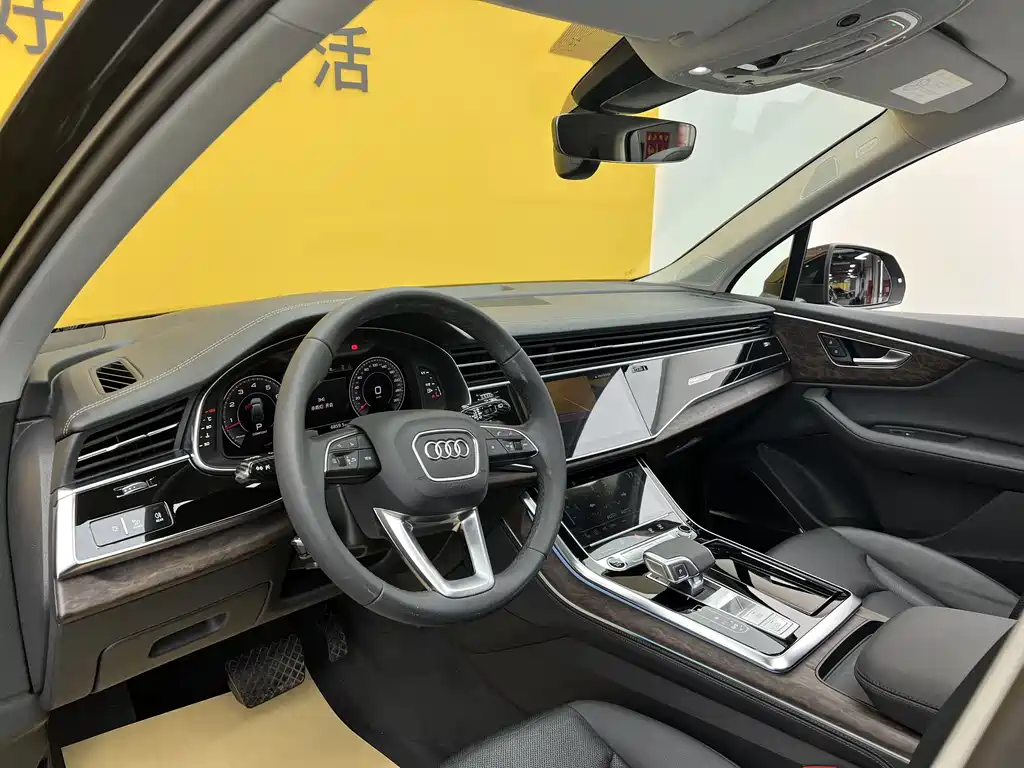 Audi Q7 2023 — фото 4