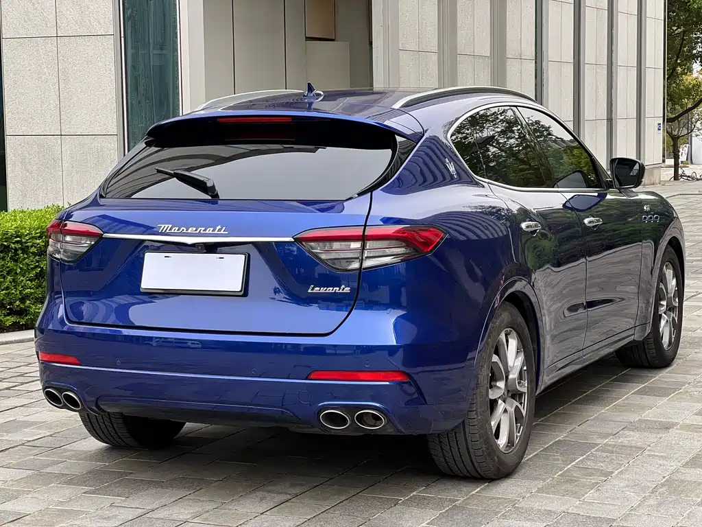 Maserati Levante 2023 — фото 6