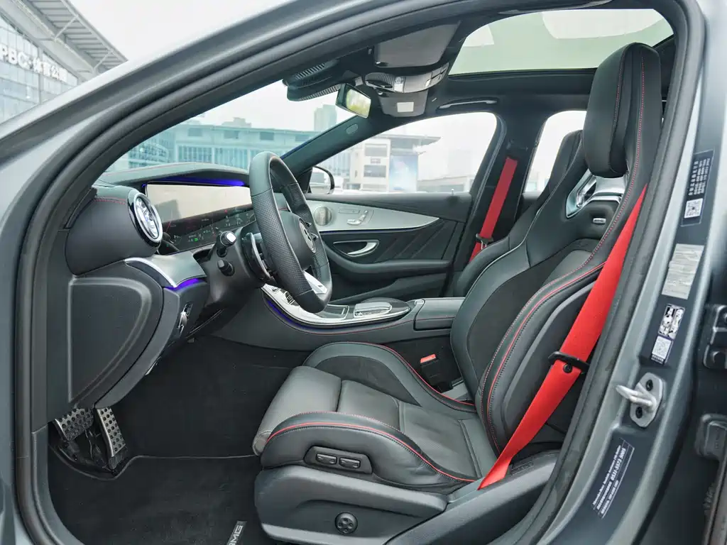Mercedes-Benz E-Class AMG 2022 — фото 7