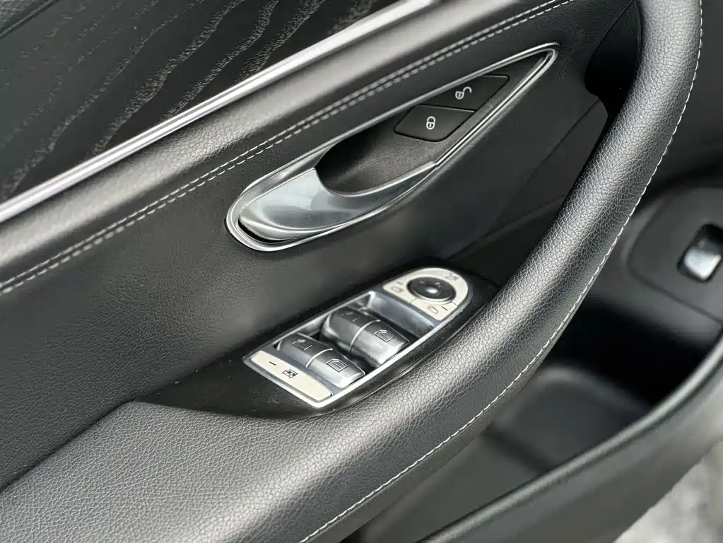 Mercedes-Benz E-Class 2018 — фото 13