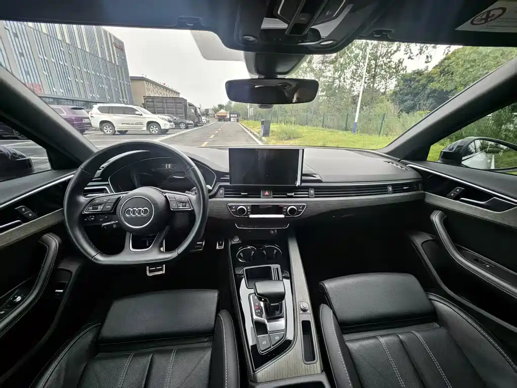Audi A4L 2023