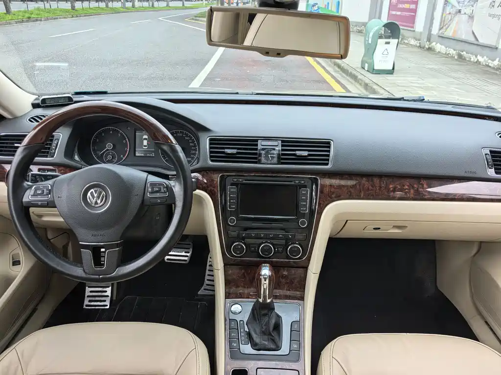 Volkswagen Passat 2014 — фото 14