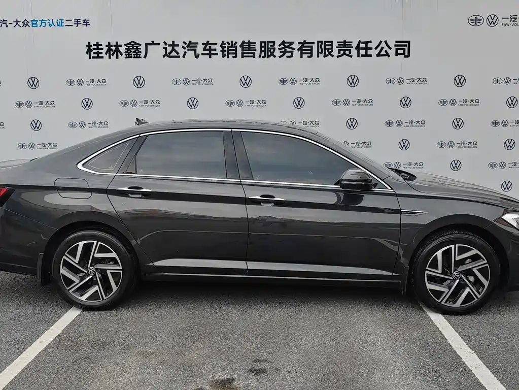 Volkswagen Sagitar 2022