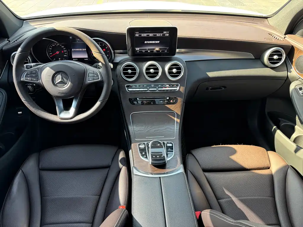 Mercedes-Benz GLC 2016 — фото 14