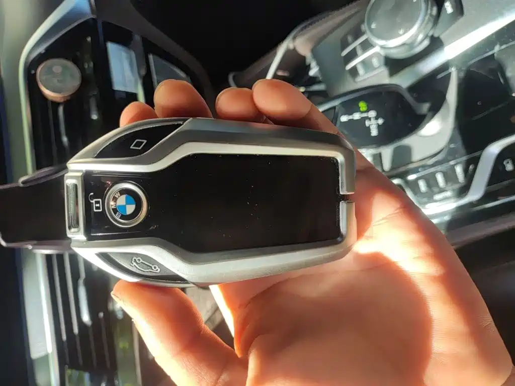 BMW 5 Series New Energy 2021 — фото 9