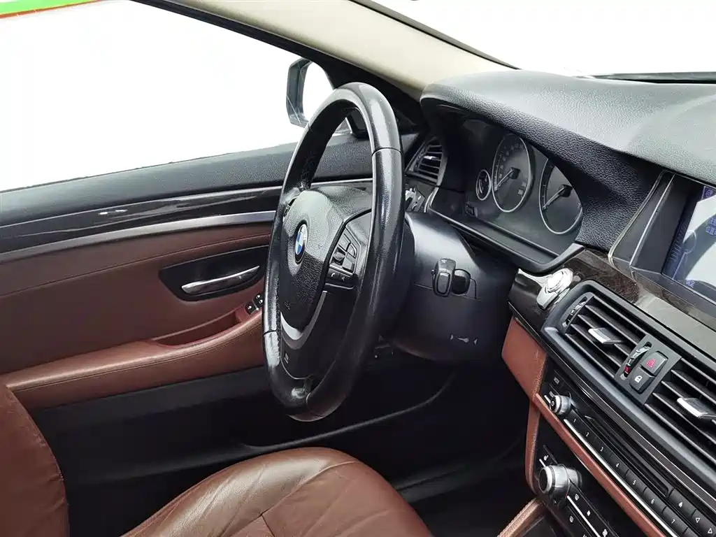 BMW 5 Series 2014 — фото 22