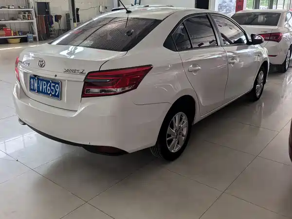 Toyota Yaris L 2019