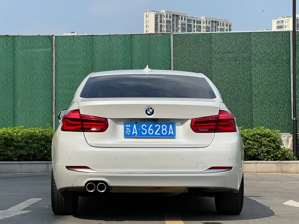 BMW 3 Series 2019 — фото 21