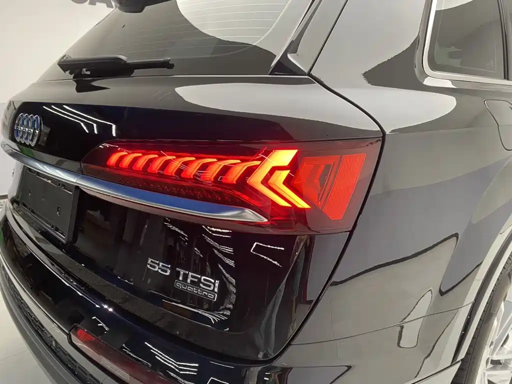Audi Q7 2023 — фото 10