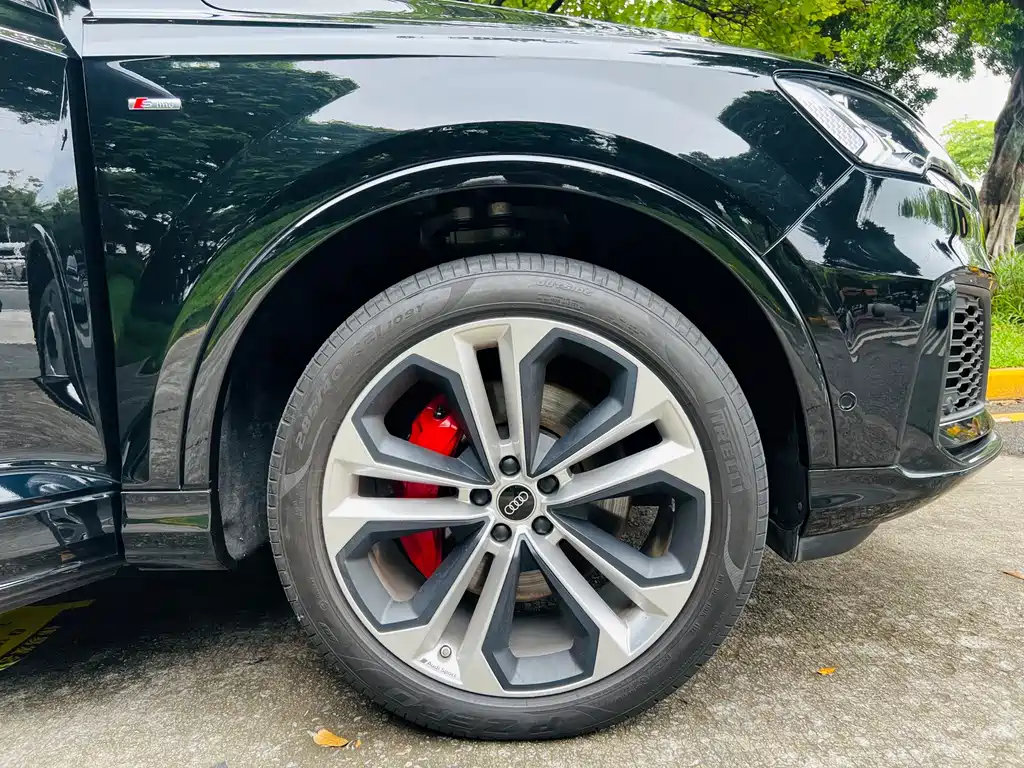 Audi Q7 2023 — фото 27