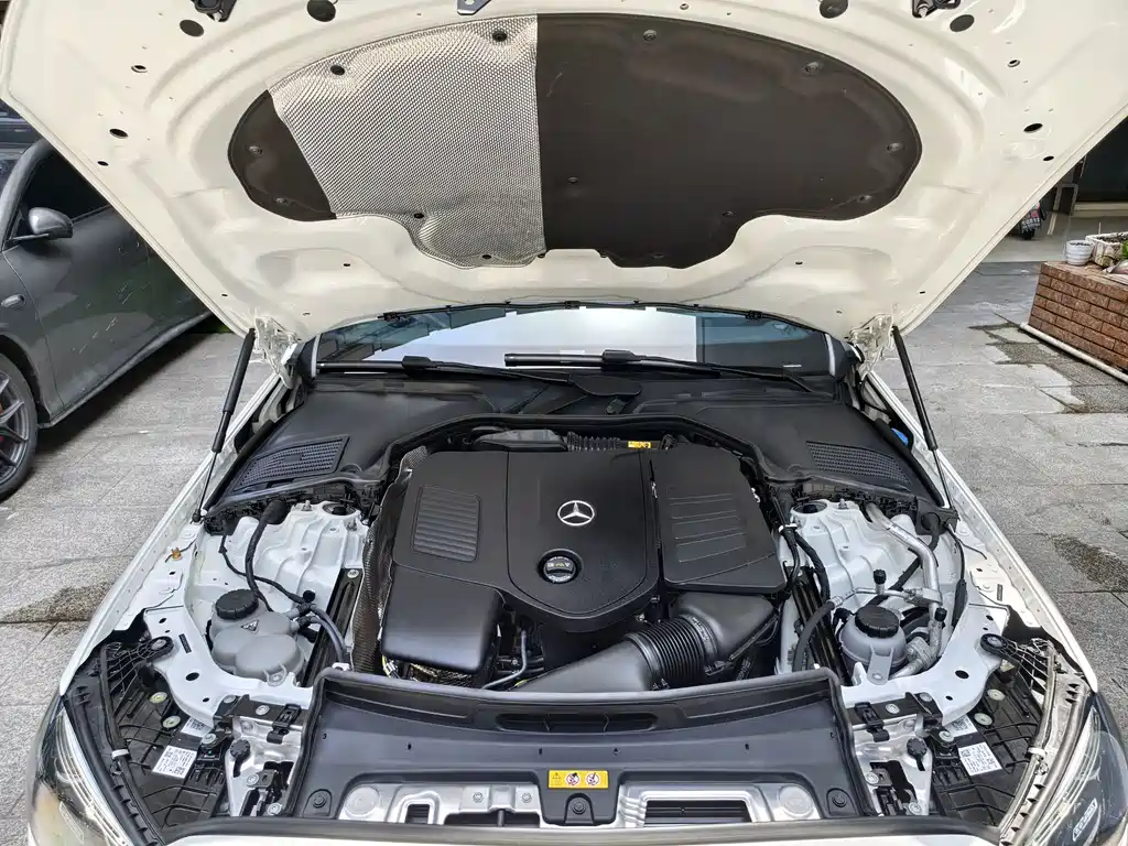 Mercedes-Benz C-Class 2025 — фото 16