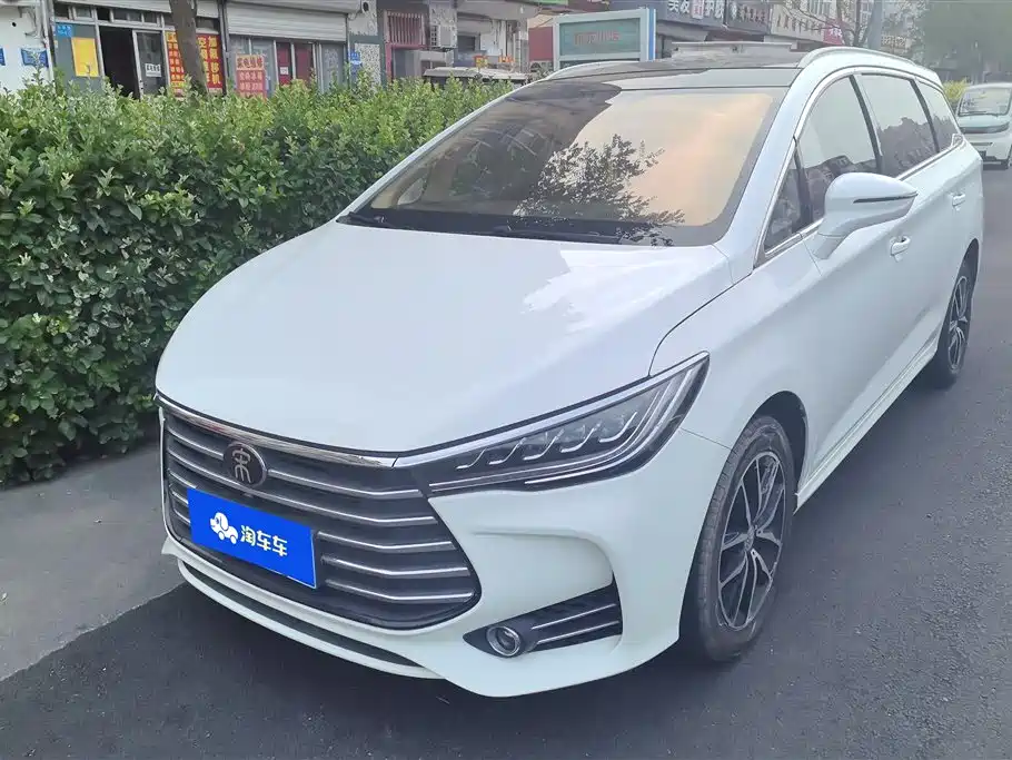 BYD MAX 2018