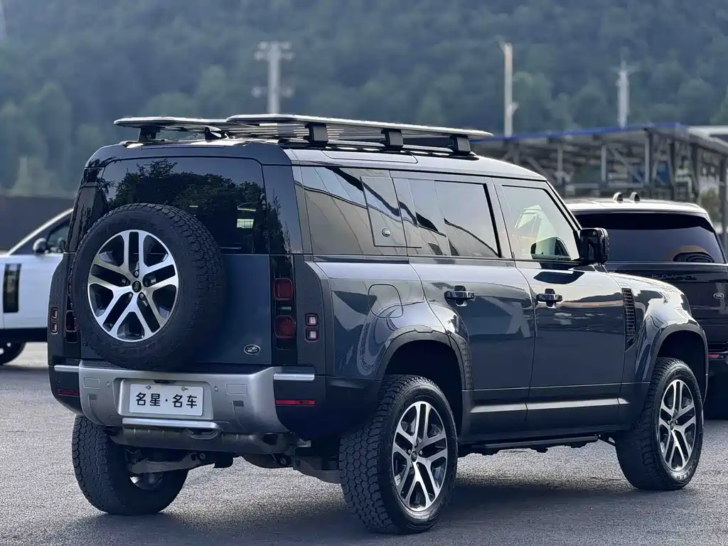 Land Rover Defender 2021 — фото 12