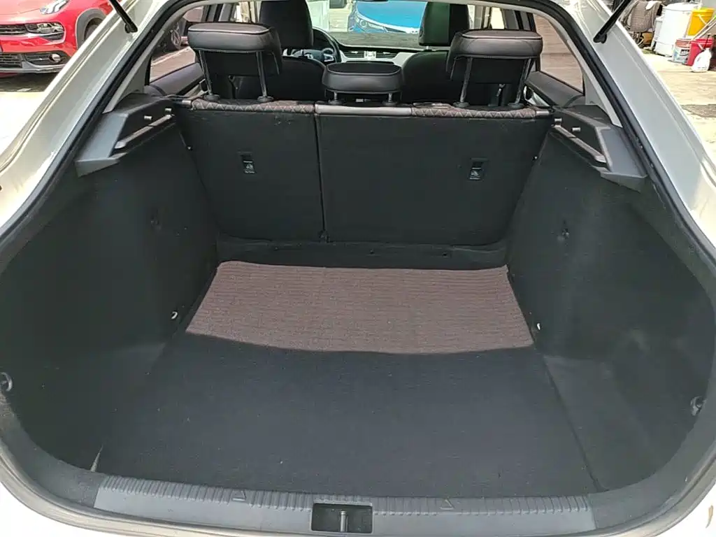 Skoda Octavia 2021 — фото 19