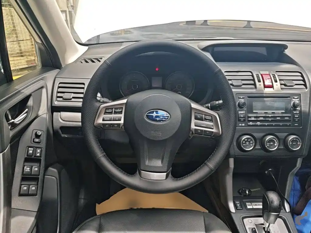 Subaru Forester 2015 — фото 11